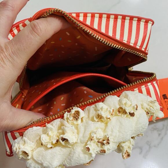 2024 Disney Eats Purse Park Collection Popcorn Crossbody Bag New NWT - Picture 3 of 9